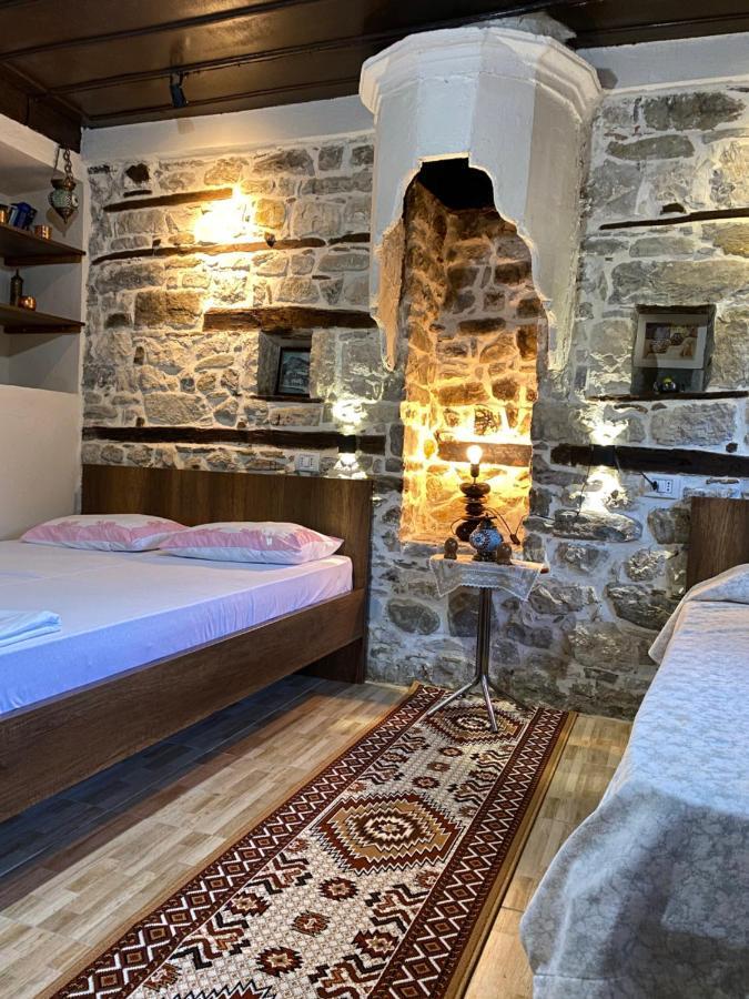 Restaurant & Guest House Semani Berat Exterior photo