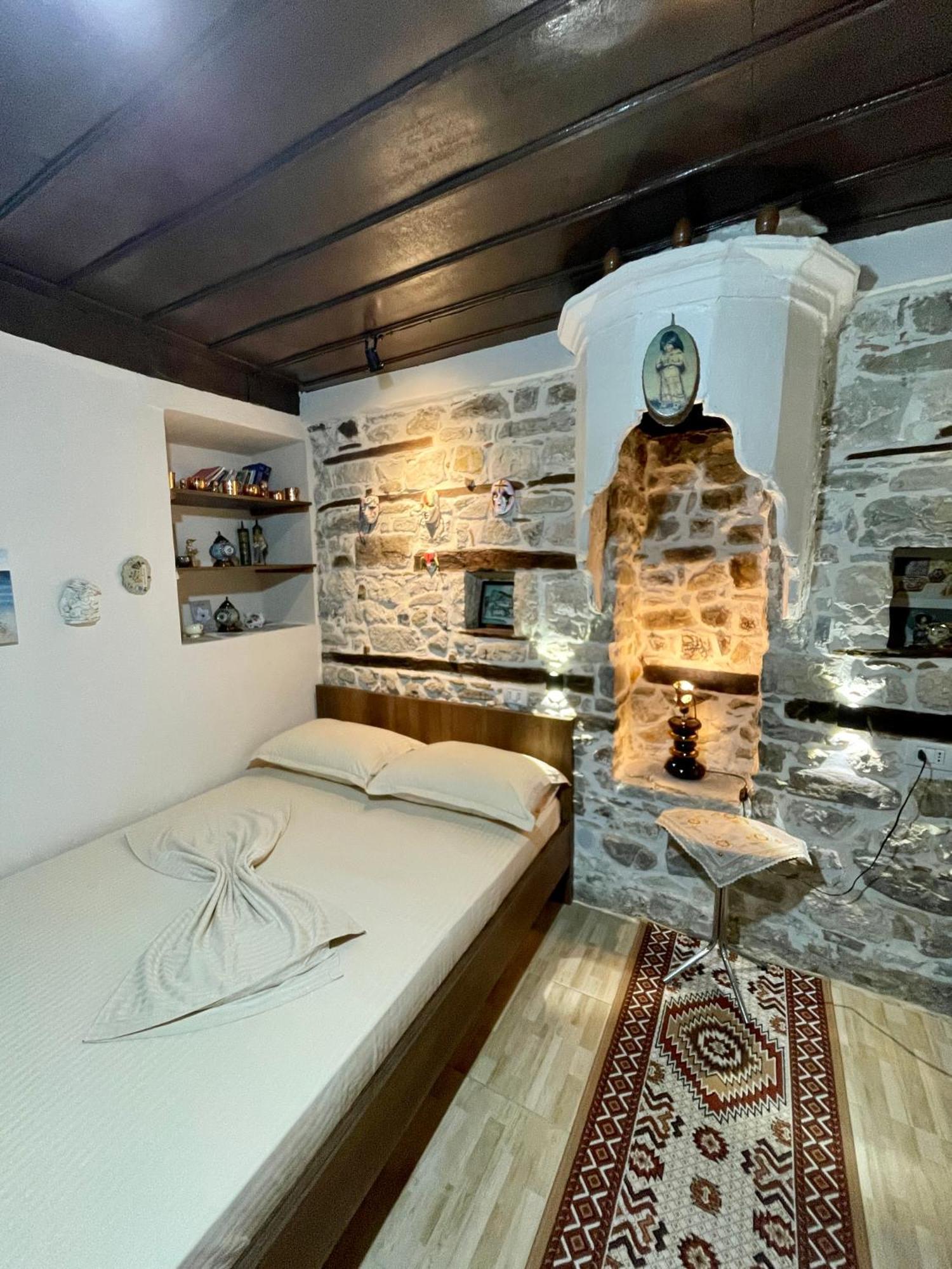 Restaurant & Guest House Semani Berat Exterior photo