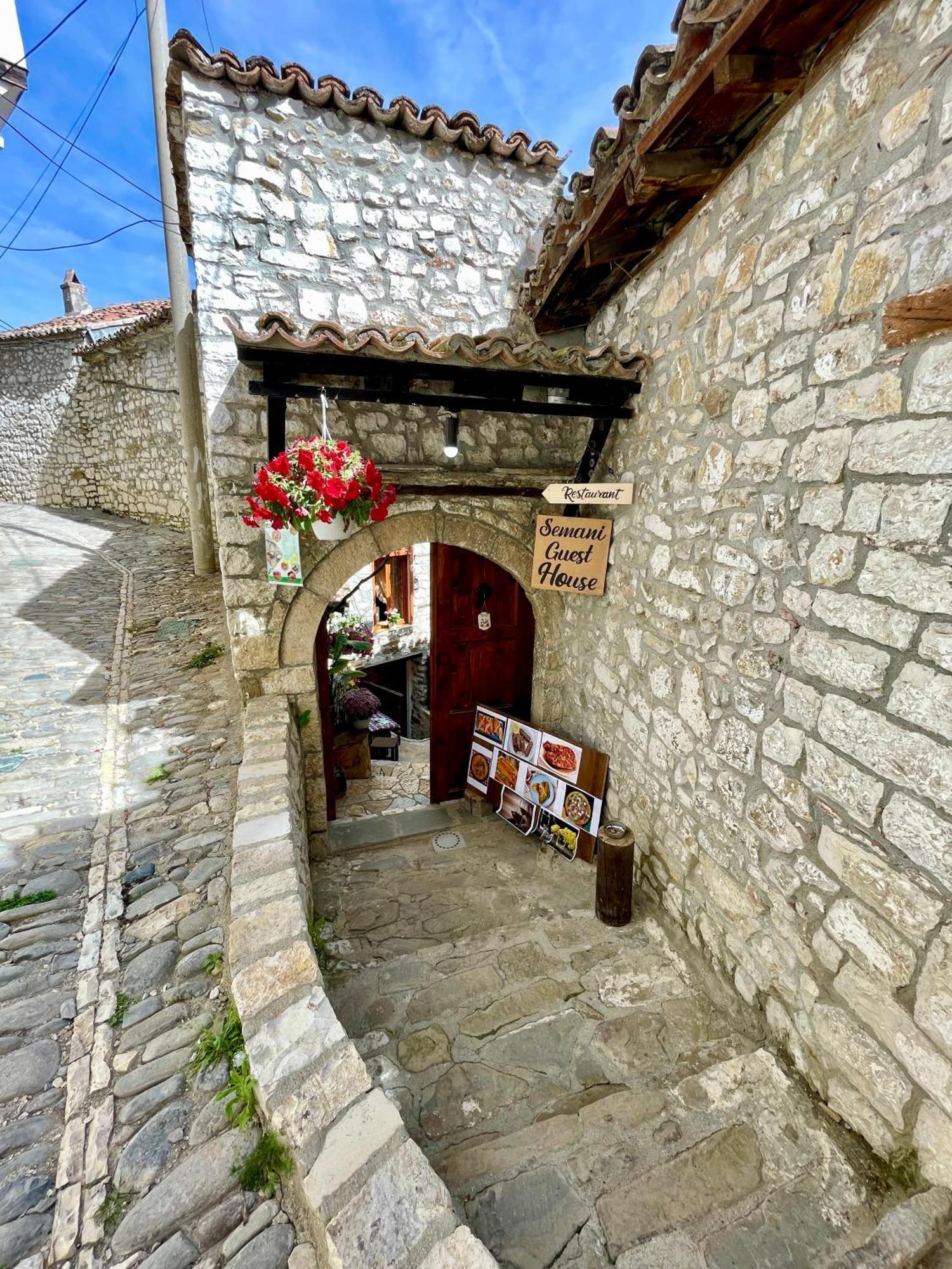 Restaurant & Guest House Semani Berat Exterior photo