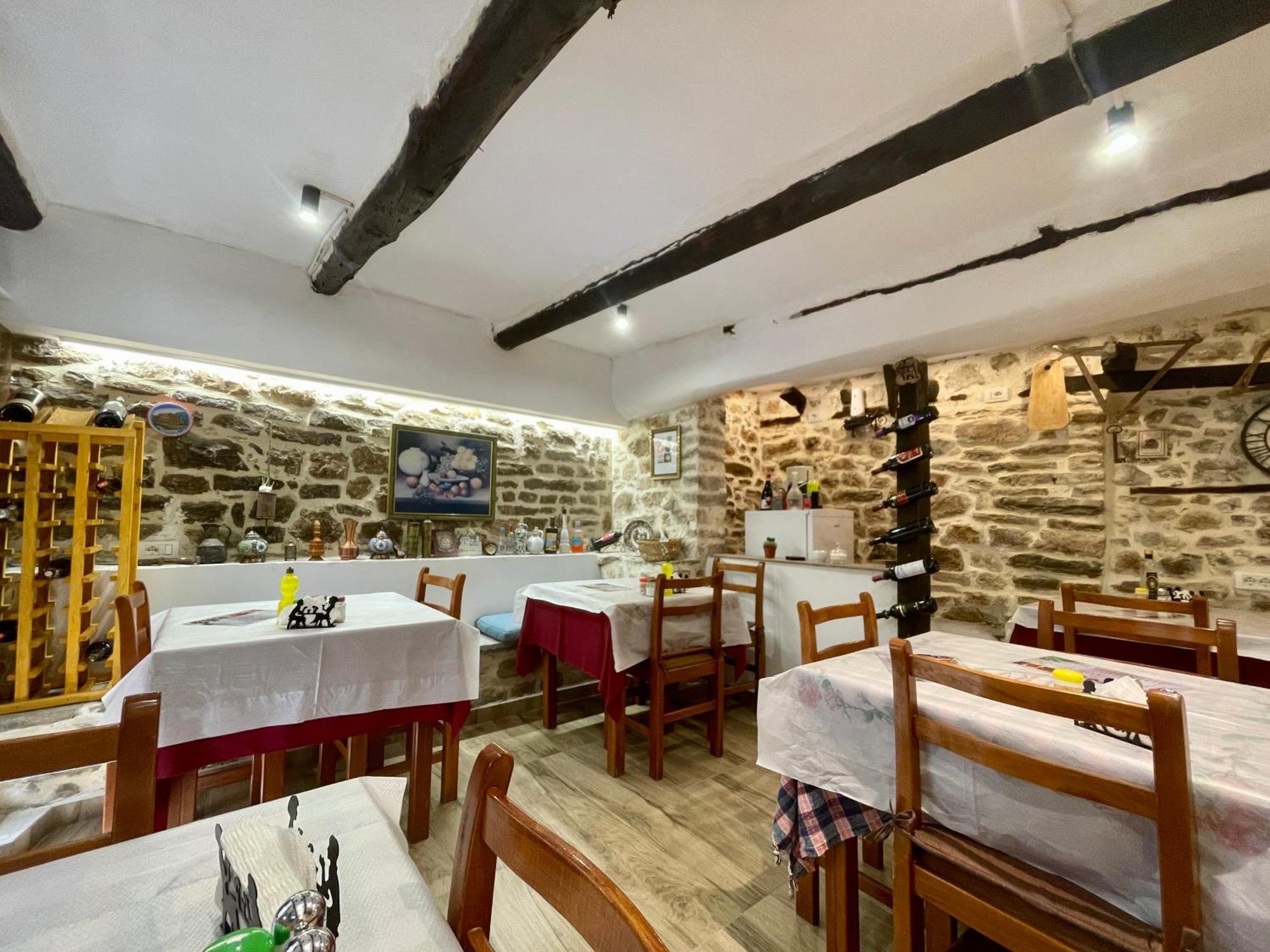 Restaurant & Guest House Semani Berat Exterior photo